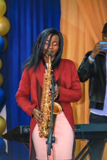 How to play saxophone-Kamata music school